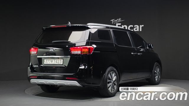 Kia Carnival 9-seater Luxury — пробег 174 200 км — фото 2 из 5