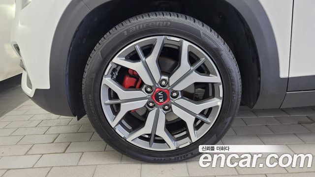 Kia Seltos из Кореи Encar