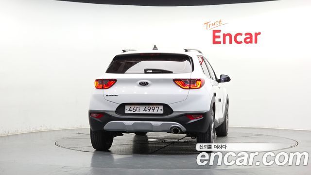 Kia Stonic из Кореи Encar