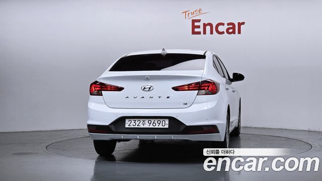 Hyundai AVANTE 1.6 Smart — пробег 33 594 км — фото 4 из 5