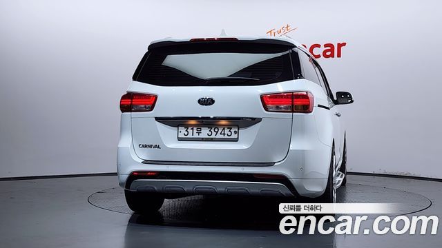 Kia Carnival из Кореи Encar
