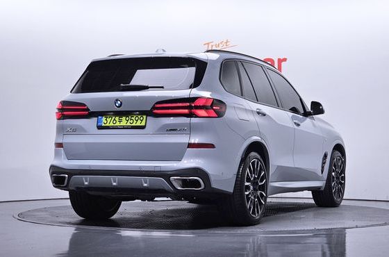 BMW X5 xDrive 40i M Sport — пробег 4 988 км — фото 2 из 5