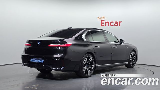 BMW i7 из Кореи Encar