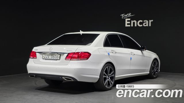 Mercedes-Benz E-Class E220 Bluetec Avantgarde Sport — пробег 84 787 км — фото 2 из 5