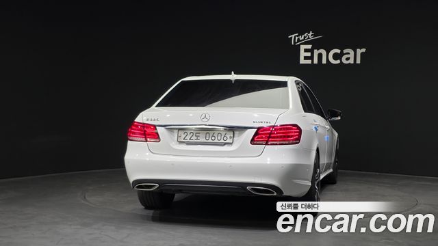 Mercedes-Benz E-Class E220 Bluetec Avantgarde Sport — пробег 84 787 км — фото 4 из 5