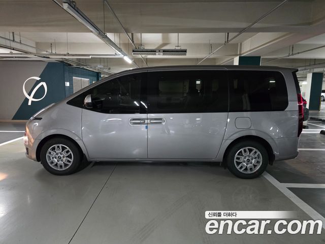 Hyundai Staria L3.5 Tourer 11-Seater Modern — пробег 500 км — фото 4 из 5