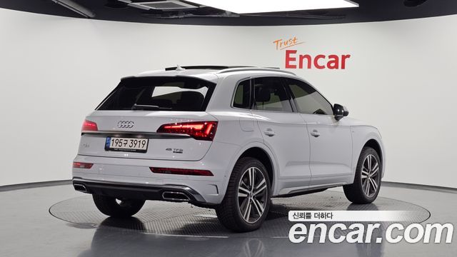 Audi Q5 45 TFSI Quattro Premium — пробег 81 488 км — фото 2 из 5