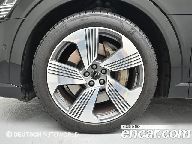 Audi e-tron из Кореи Encar