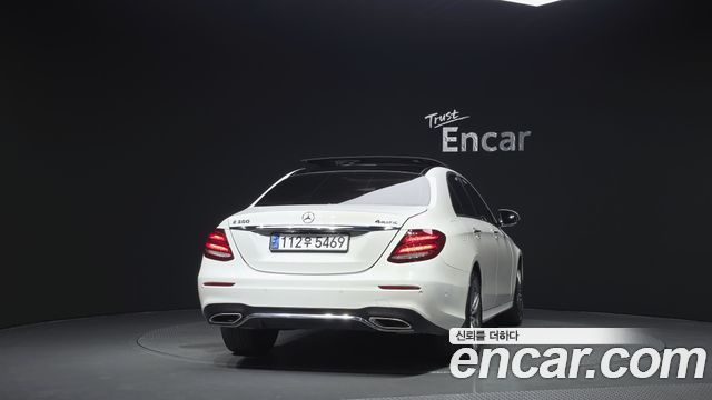 Mercedes-Benz E-Class из Кореи Encar