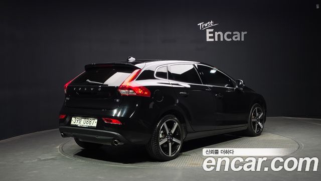 Volvo V40 из Кореи Encar