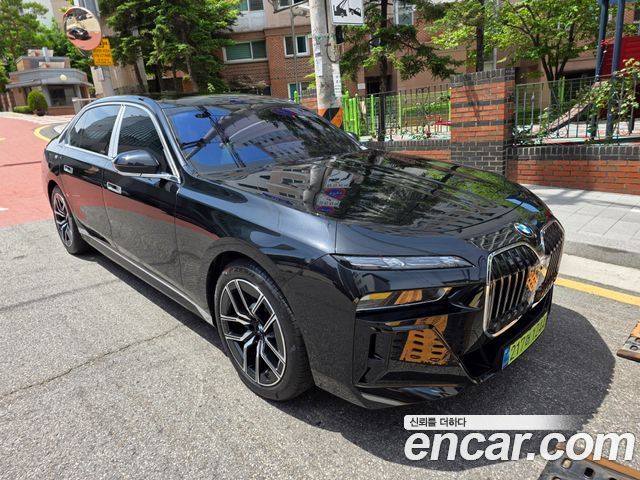 BMW 7-Series 740d xDrive M Sport — пробег 50 км — фото 2 из 5
