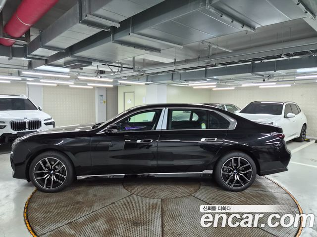 BMW 7-Series 740d xDrive M Sport — пробег 50 км — фото 3 из 5
