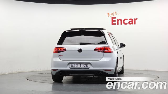 Volkswagen Golf 2.0 GTI — пробег 95 120 км — фото 4 из 5