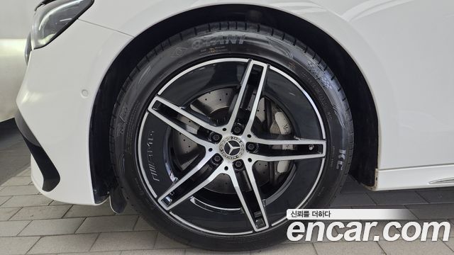 Mercedes-Benz E-Class E300 4MATIC AMG Line — пробег 33 813 км — фото 5 из 5