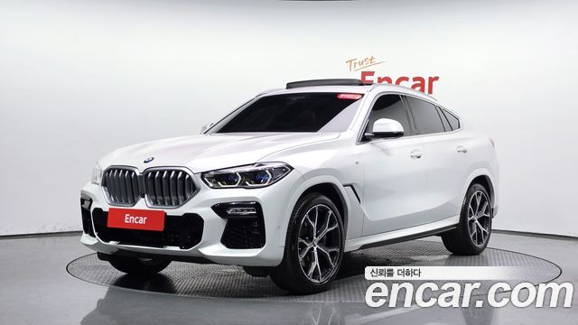 BMW X6 xDrive40i M Sport — пробег 65 132 км — фото 1 из 5