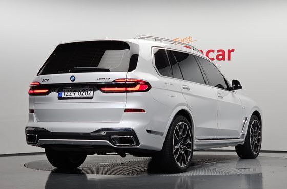 BMW X7 xDrive 40i M Sport 6STR — пробег 32 067 км — фото 2 из 5