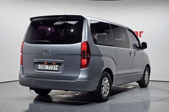 Hyundai Starex 12-Seater Wagon CVX Luxury — пробег 98 411 км — фото 2 из 5
