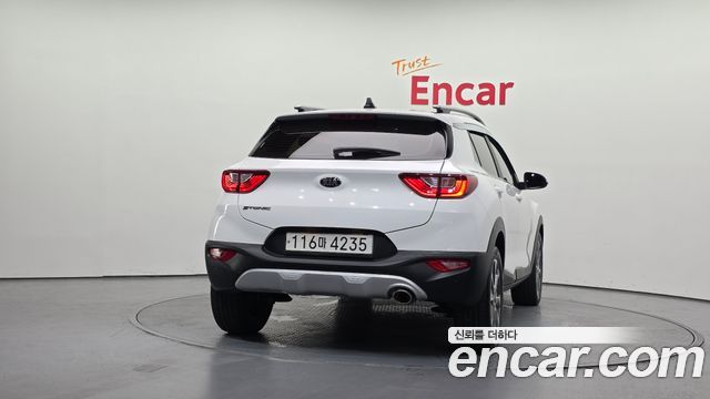 Kia Stonic из Кореи Encar