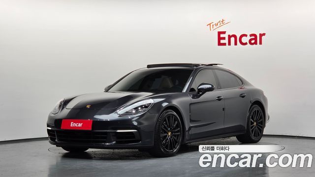 Porsche Panamera 3.0 AWD — пробег 72 165 км — фото 1 из 5