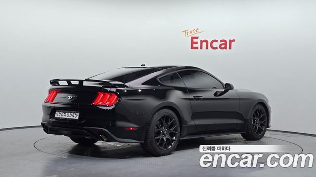 Ford Mustang Coupe — пробег 96 566 км — фото 2 из 5
