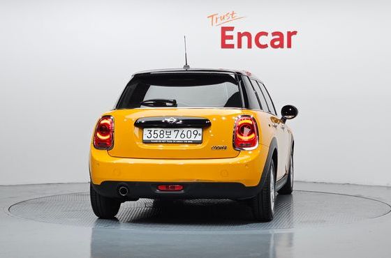 Mini Cooper 5Door Standard 3rd — пробег 66 729 км — фото 4 из 5