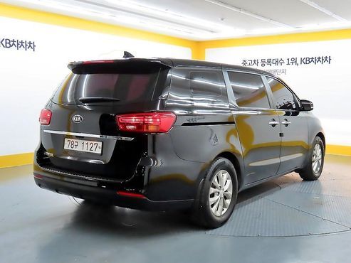 Kia Carnival 11-Seater Deluxe — пробег 159 224 км — фото 4 из 5