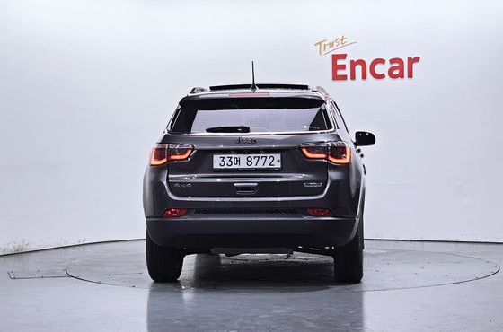 Jeep Compass 2.4 Longitude AWD — пробег 33 720 км — фото 4 из 5