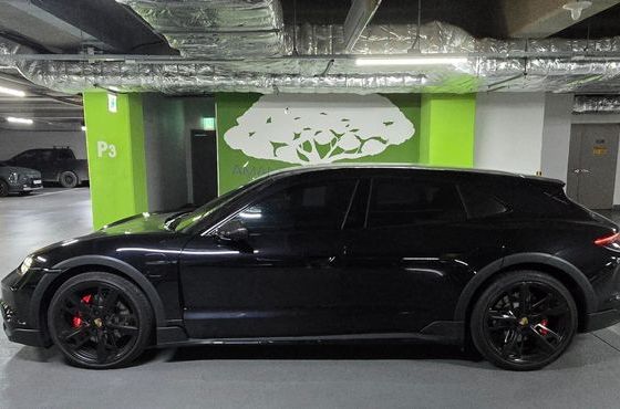 Porsche Taycan 4S Cross Turismo — пробег 8 999 км — фото 5 из 5