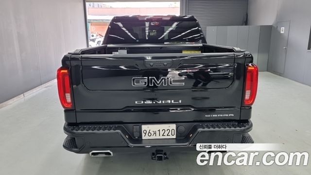 GMC Sierra Denali — пробег 4 516 км — фото 3 из 5