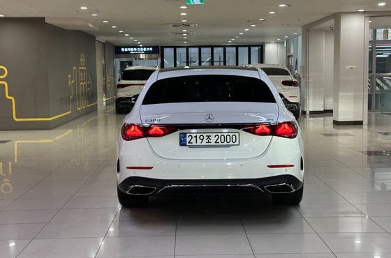 Mercedes-Benz E-Class E300 4MATIC AMG Line — пробег 11 094 км — фото 4 из 5