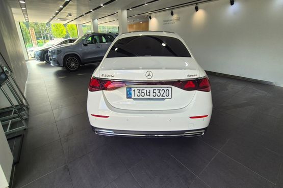 Mercedes-Benz E-Class E220d 4MATIC Exclusive — пробег 19 122 км — фото 4 из 5