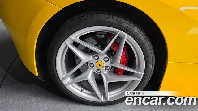 Ferrari F8 из Кореи Encar