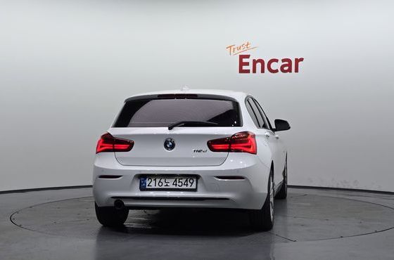 BMW 1-Series 118d Sport 5Door — пробег 86 180 км — фото 4 из 5