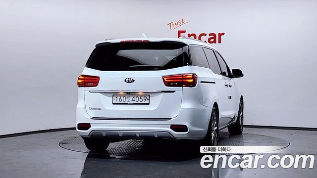 Kia Carnival из Кореи Encar