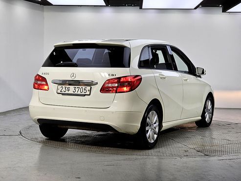 Mercedes-Benz B-Class B200 CDI — пробег 141 513 км — фото 4 из 5