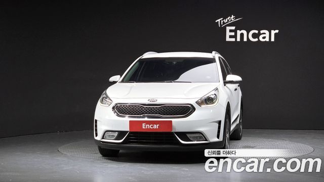 Kia Niro Prestige — пробег 188 611 км — фото 3 из 5
