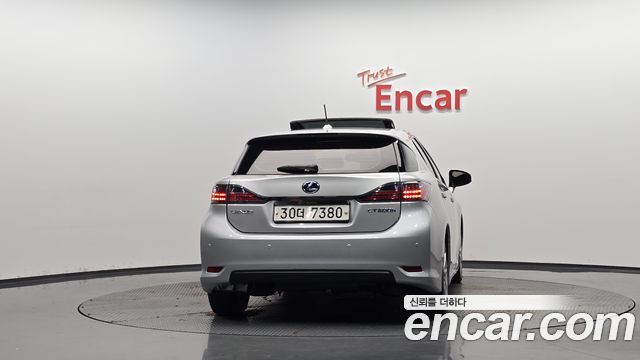 Lexus CT200h 1.8 Compact Luxury ZWA10 — пробег 74 886 км — фото 4 из 5