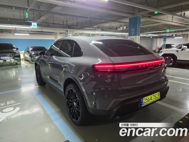 Porsche Macan 4S — пробег 9 122 км — фото 5 из 5