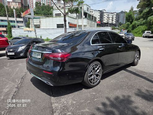 Mercedes-Benz E-Class E220d 4MATIC AMG Line — пробег 52 451 км — фото 2 из 5