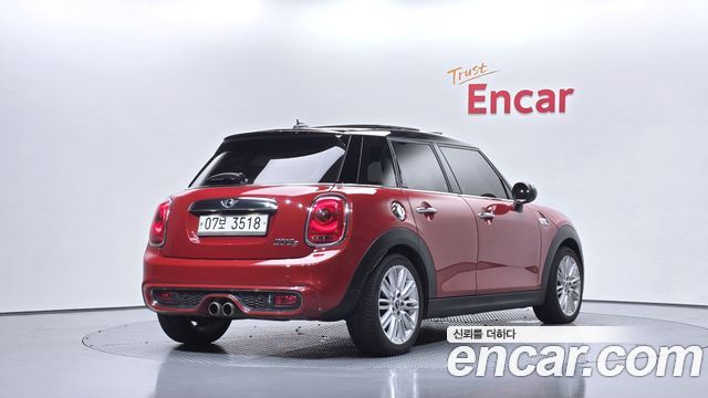 Mini Cooper 5Door Standard 3rd — пробег 114 642 км — фото 2 из 5