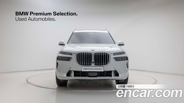 BMW X7 xDrive 40i Design Pure Excellence 7-Seater — пробег 8 660 км — фото 3 из 5