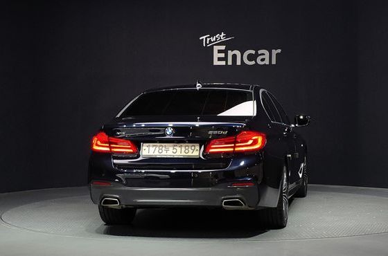 BMW 5-Series 520d xDrive M Sport Package Plus — пробег 71 066 км — фото 4 из 5