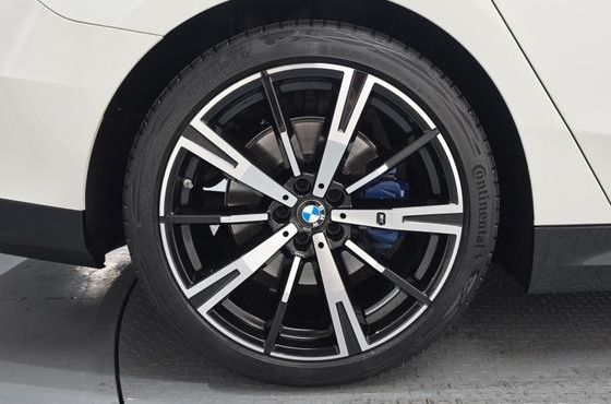 BMW 5-Series 530i xDrive M Sport — пробег 12 792 км — фото 5 из 5