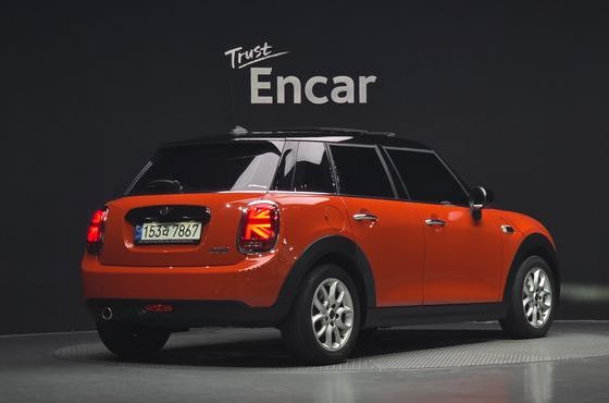 Mini Cooper 5Door HIGH 3rd — пробег 33 812 км — фото 2 из 5