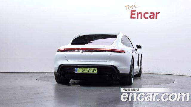 Porsche Taycan из Кореи Encar