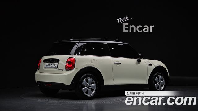 Mini Cooper Mid 3rd — пробег 67 985 км — фото 2 из 5