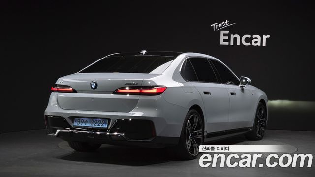 BMW i7 xDrive 60 M sport — пробег 42 966 км — фото 2 из 5