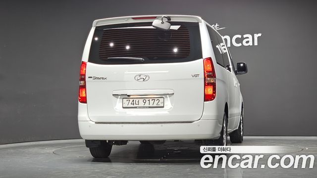 Hyundai Starex 12-Seater Wagon CVX Luxury — пробег 176 483 км — фото 4 из 5