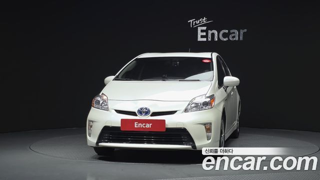 Toyota Prius 1.8 E — пробег 150 505 км — фото 3 из 5