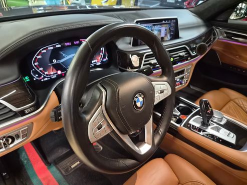 BMW 7-Series 740Li xDrive Design Pure Excellence — пробег 70 130 км — фото 4 из 5